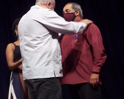 Distinguen a músicos de la Orquesta Sinfónica Nacional