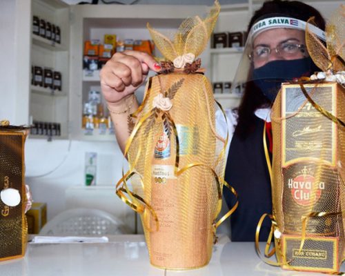 Artesanía y recuerdos embellecen ofertas de Artex por el Día del Amor