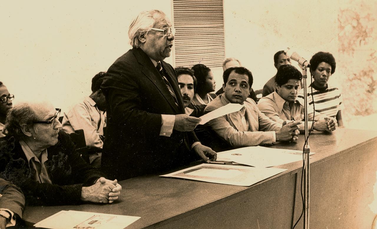 Acto sindical en la Sala Villena de la Uneac presidido por el poeta cubano Nicolás Guillén.