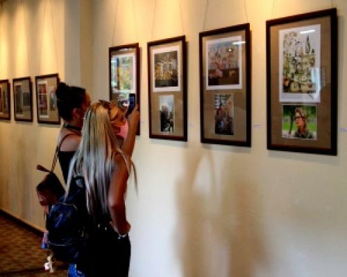 Salón artemiseño para un arte de primera línea