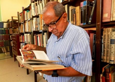 Pondera escritor camagüeyano retos y compromisos a 60 años de la Uneac