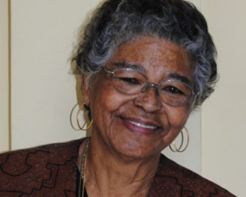 Lesbia Vent Dumois: Maestra de generaciones