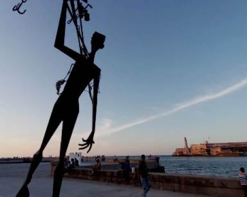 Esculturas Detrás del Muro se exhiben en 14 Bienal de La Habana