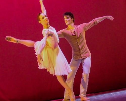 Ballet Nacional de Cuba danza en homenaje al aniversario 45 del Poder Popular
