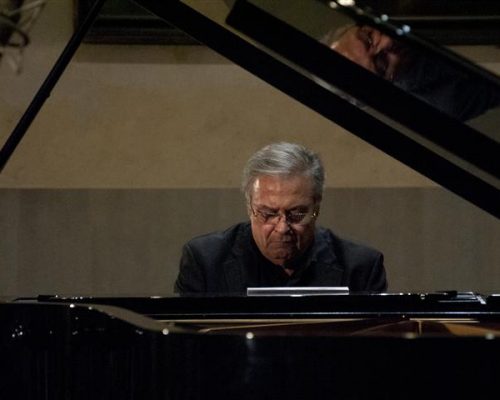 Pianista José María Vitier ofrece concierto en Teatro Martí de Cuba