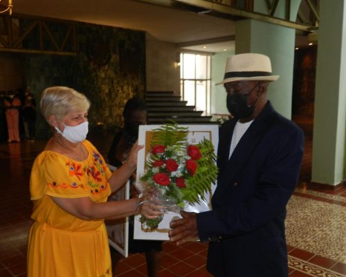 En el Día Mundial del Teatro: Congratulación en Camagüey a relevantes meritos