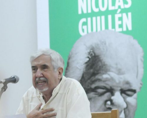 Entregan Premio Nacional de Edición 2021 a Norberto Codina