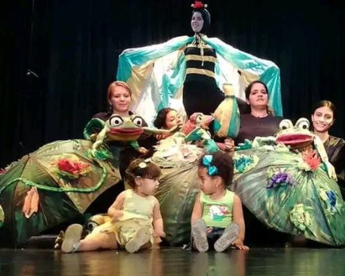Grupo Cañabrava  presenta la obra Dos ranas y una flor en Cienfuegos