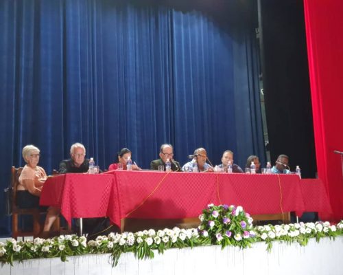 Continúa debate de los escritores y artistas en Las Tunas, Camagüey y Mayabeque