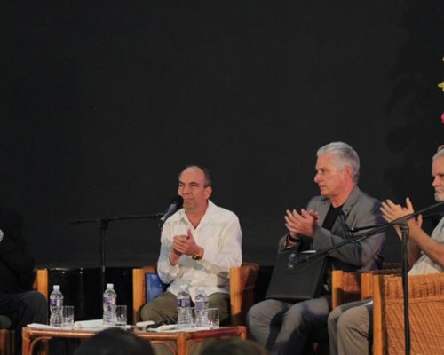 Instó Díaz-Canel a la unión contra la colonización cultural