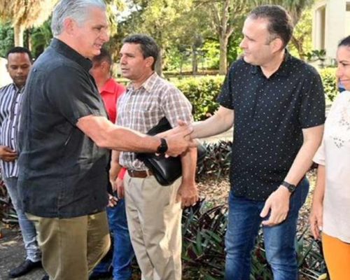 Dialoga Díaz-Canel con representantes de cultura en Santa Clara