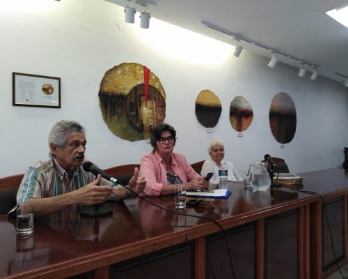 Foro Literario de la UNEAC rindió homenaje a Martí y al Che