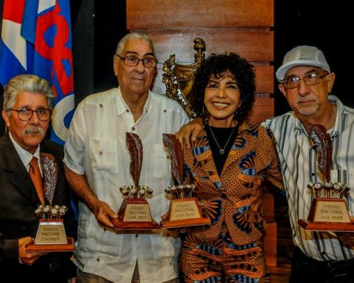 Entregan Premios José Martí 2023 y Juan Gualberto Gómez 2022