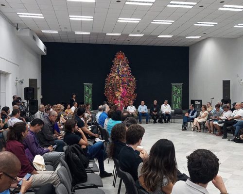 Patria: dos coloquios y muchas voces