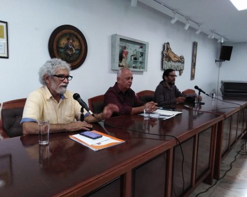 Lecturas de poetas en la sala Villena abren el 29 Festival Internacional de Poesía en la UNEAC