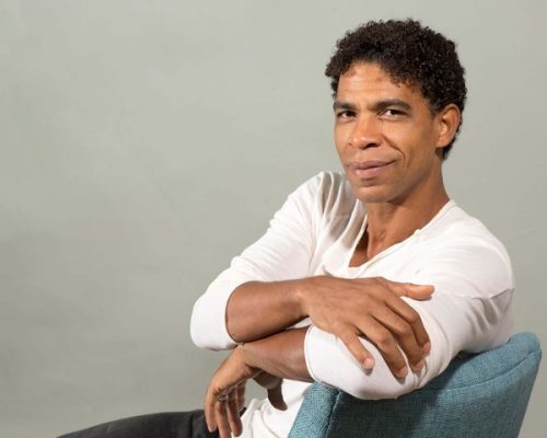 Carlos Acosta, con los pies al cielo y el alma en Cuba