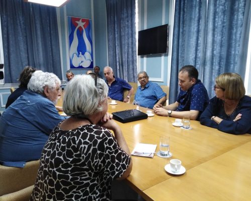 Intercambio en la UNEAC sobre descolonización cultural y plataformas online