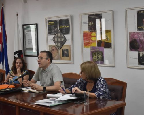 Sesiona en La Habana, presidencia de la UNEAC, previo al Consejo Nacional de la organización