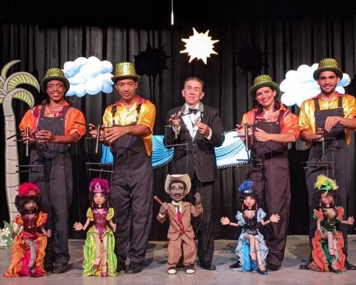 Compañía de Marionetas Hilos mágicos de gira veraniega en Cienfuegos