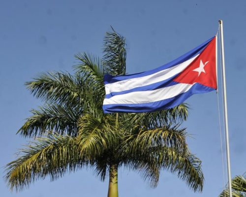 Por la cultura que nos hace cubanos