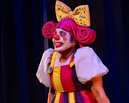 Teatro de Las Estaciones: 30 años de una casa con puertas y ventanas abiertas