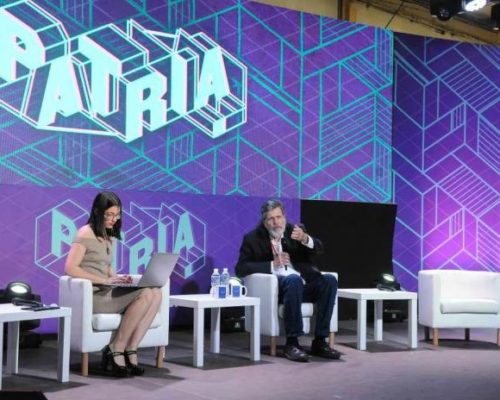 La Revolución debe ser comunicada