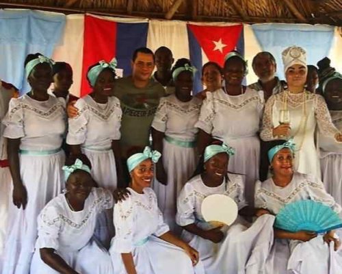 Recibe grupo folclórico de provincia central premio en Cubadisco 2024