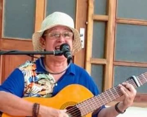 Rita del Prado y su música para el disfrute de los niños en la UNEAC