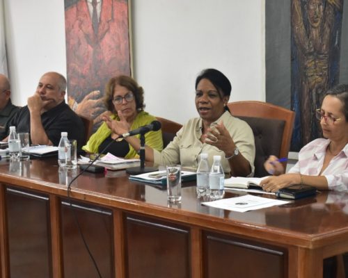 Viceprimera ministra de la República intercambia con escritores y artistas en segunda jornada de la Presidencia de la UNEAC