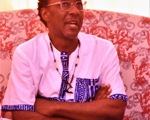 Músico camerunés-estadounidense Gino Sitson intercambia  sobre nuevos proyectos en la Uneac