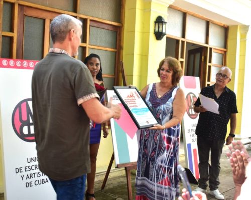 Entregan Premios UNEAC de Literatura 2024