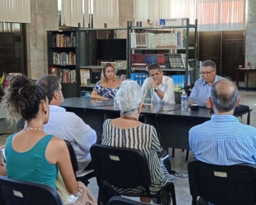 Presentan libro de Leonardo Sarría en la Biblioteca Nacional de Cuba