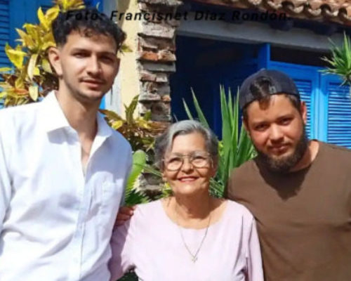 Entregan premios de concurso literario Ciudad del Che en Santa Clara