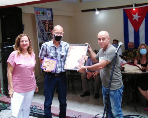 Entregan en Holguín Premio Nacional de Investigación José Manuel Guarch